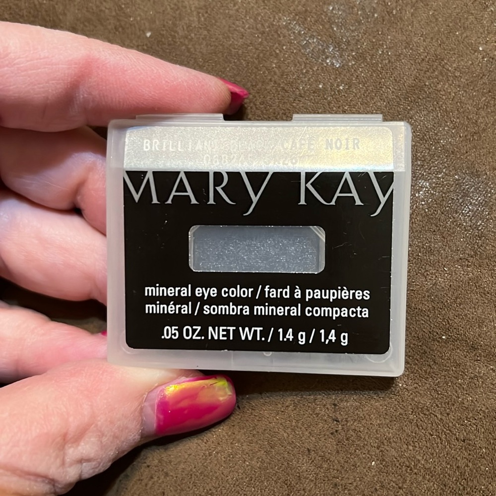 Mary Kay Mineral Eye Color-Brilliant Black